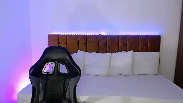 alexiaaross online show from September 2025 04:05:01 AM