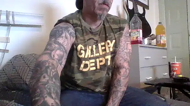 Snapshot of CandiedPompano chatting on June 2026 01:41:01 AM CandiedPompano online show from June 2026 01:41:01 AM