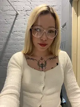 Snapshot of babydolll chatting on January 2026 12:10:02 PM babydolll online show from January 2026 12:10:02 PM