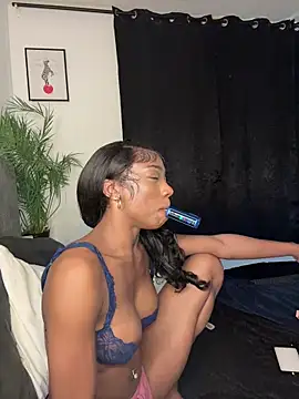 Snapshot of MelaniMelanin chatting on May 2026 11:08:02 AM MelaniMelanin online show from May 2026 11:08:02 AM