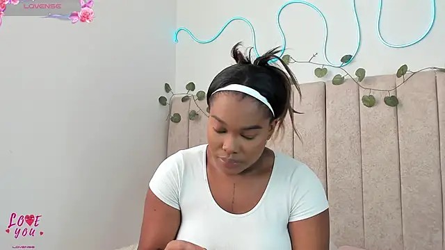 Kaseydelvey online show from October 2025 02:31:01 PM