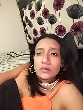 Snapshot of cami_victoria chatting on December 2024 09:02:01 PM cami victoria online show from December 2024 09:02:01 PM