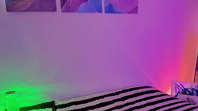 Pretty  zoe online show from March 2025 08:04:01 PM