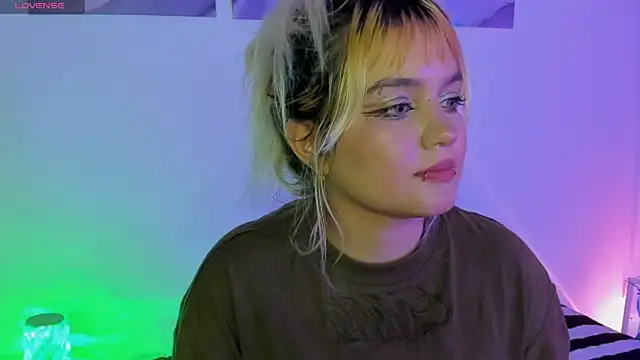 Pretty  zoe online show from March 2025 11:09:01 PM