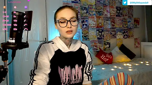 Snapshot of Milky_way_UwU chatting on January 2025 08:57:02 PM Milky way UwU online show from January 2025 08:57:02 PM