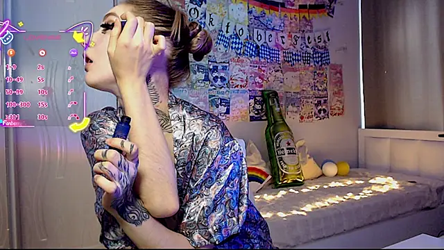 Snapshot of Milky_way_UwU chatting on October 2025 10:02:01 AM Milky way UwU online show from October 2025 10:02:01 AM