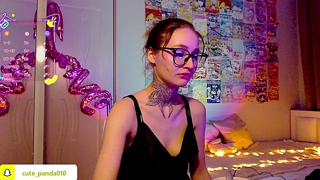 Snapshot of Milky_way_UwU chatting on February 2026 01:18:02 AM Milky way UwU online show from February 2026 01:18:02 AM