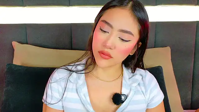 nicolle pierce online show from October 2025 02:20:01 PM