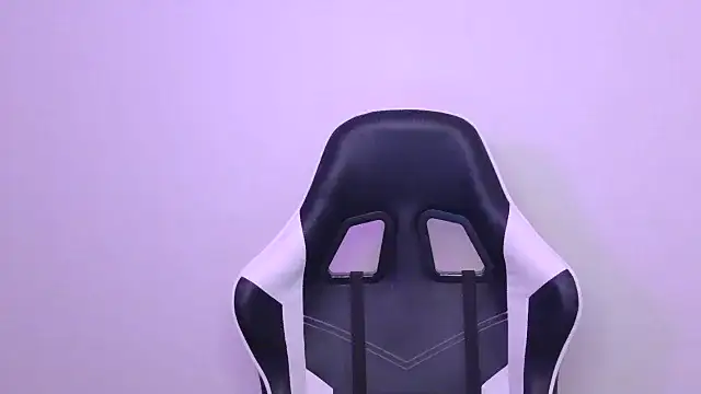 Snapshot of KLEOKILLS chatting on October 2025 03:10:02 PM KLEOKILLS online show from October 2025 03:10:02 PM