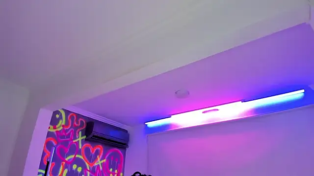 GEANNAROSE online show from January 2025 11:49:01 AM