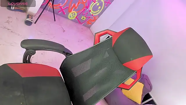 GEANNAROSE online show from March 2025 12:04:02 PM