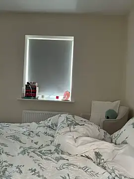 Snapshot of Sophiesinxx chatting on March 2025 12:00:01 PM Sophiesinxx online show from March 2025 12:00:01 PM