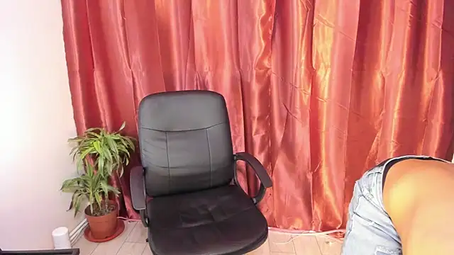 Snapshot of DonyBrown chatting on October 2025 04:53:02 AM DonyBrown online show from October 2025 04:53:02 AM