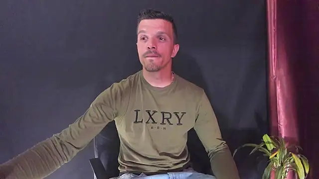 Snapshot of DonyBrown chatting on April 2026 06:19:01 AM DonyBrown online show from April 2026 06:19:01 AM