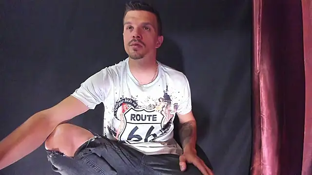 Snapshot of DonyBrown chatting on April 2026 03:45:02 AM DonyBrown online show from April 2026 03:45:02 AM