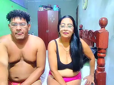 Snapshot of rosi_pamela chatting on December 2024 06:08:01 PM rosi pamela online show from December 2024 06:08:01 PM