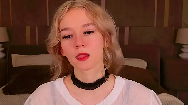 NaomiLoys online show from February 2025 03:24:02 AM