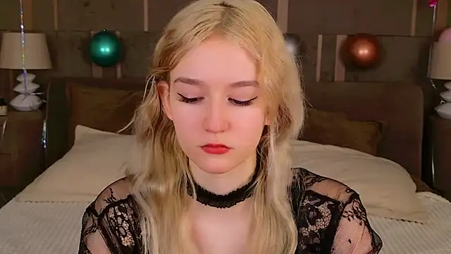 NaomiLoys online show from February 2025 10:52:02 PM