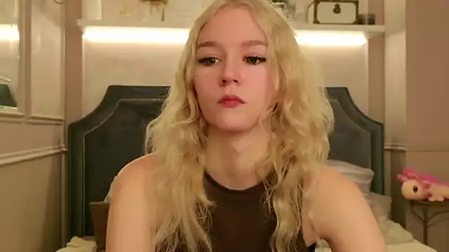 NaomiLoys online show from September 2025 10:38:02 AM