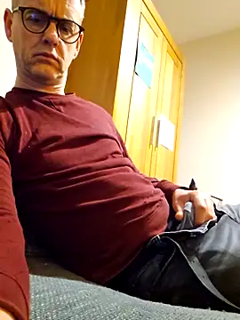 Snapshot of Hectorthyssen1 chatting on February 2025 11:20:01 PM Hectorthyssen1 online show from February 2025 11:20:01 PM