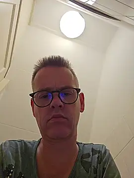 Snapshot of Hectorthyssen1 chatting on June 2026 06:43:01 PM Hectorthyssen1 online show from June 2026 06:43:01 PM