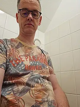 Snapshot of Hectorthyssen1 chatting on July 2026 01:07:02 PM Hectorthyssen1 online show from July 2026 01:07:02 PM