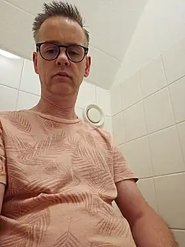Snapshot of Hectorthyssen1 chatting on July 2026 01:48:01 PM Hectorthyssen1 online show from July 2026 01:48:01 PM