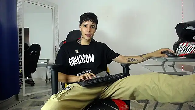 Zacktk7 online show from January 2025 07:42:01 PM