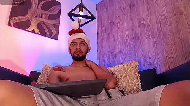 Snapshot of Bedobigcock chatting on December 2024 02:10:01 AM Bedobigcock online show from December 2024 02:10:01 AM