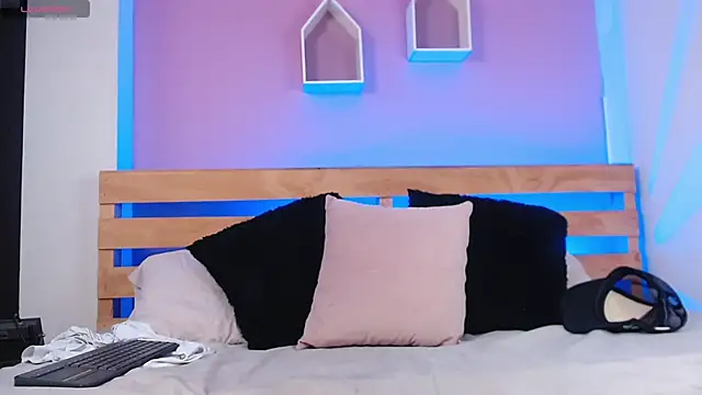 Snapshot of Bedobigcock chatting on February 2025 09:58:02 PM Bedobigcock online show from February 2025 09:58:02 PM