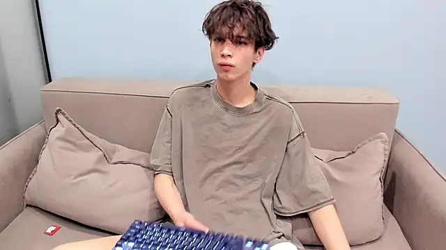 Im Shine Guy online show from December 2025 10:19:01 PM