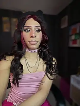 Snapshot of Diana_2003 chatting on February 2026 02:32:02 PM Diana 2003 online show from February 2026 02:32:02 PM