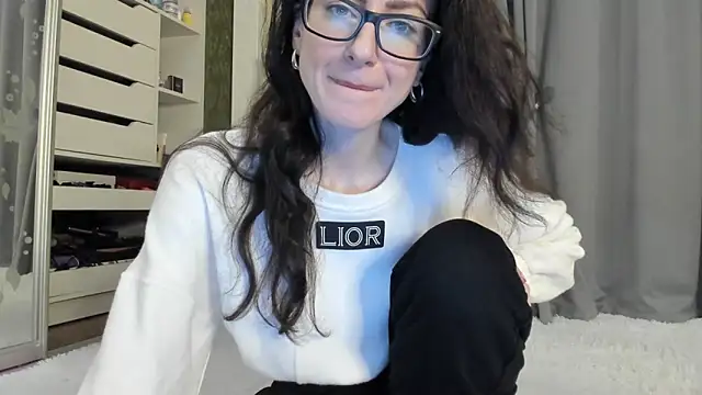 Snapshot of Baby_Jewel chatting on October 2025 10:15:01 AM Baby Jewel online show from October 2025 10:15:01 AM