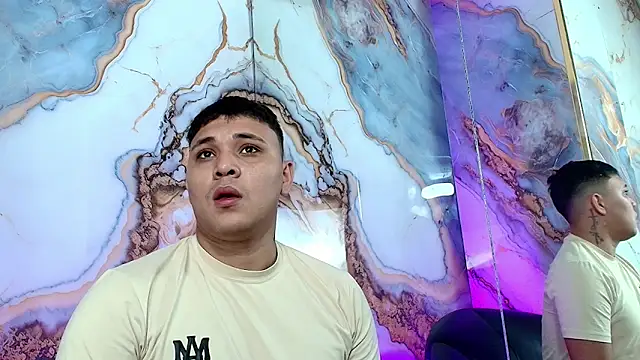 Snapshot of couple_lovelyds chatting on February 2026 09:07:01 PM couple lovelyds online show from February 2026 09:07:01 PM