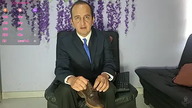 yazforeSolo online show from February 2026 02:21:02 PM