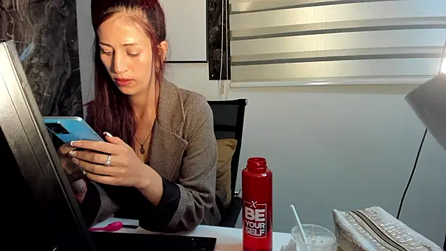 Snapshot of catt_evans1 chatting on December 2024 12:52:02 AM catt evans1 online show from December 2024 12:52:02 AM