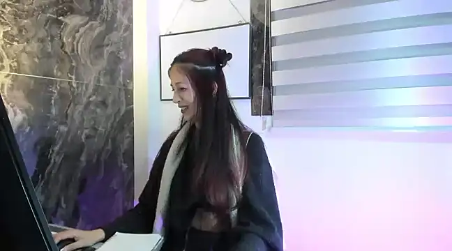 Snapshot of catt_evans1 chatting on December 2024 11:47:01 PM catt evans1 online show from December 2024 11:47:01 PM