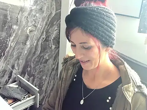 Snapshot of catt_evans1 chatting on December 2024 08:58:01 PM catt evans1 online show from December 2024 08:58:01 PM