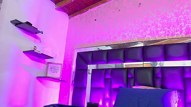 Sofia martiin online show from October 2025 03:07:02 AM