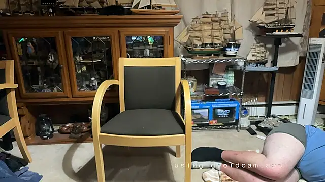 Snapshot of ScubaStevex chatting on May 2026 07:58:01 AM ScubaStevex online show from May 2026 07:58:01 AM