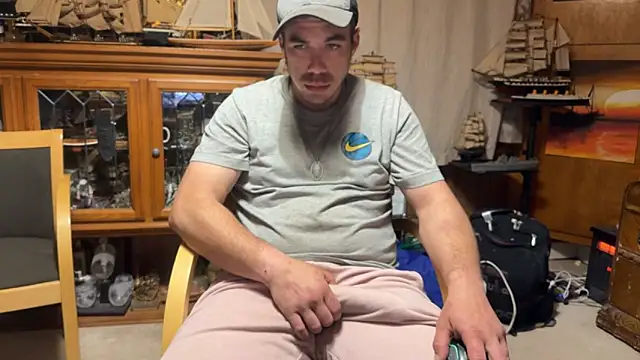 Snapshot of ScubaStevex chatting on May 2026 05:36:01 AM ScubaStevex online show from May 2026 05:36:01 AM
