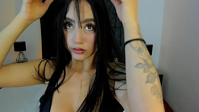 NataGarcia online show from November 2025 04:27:01 PM