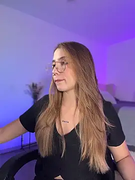 SophieRaily  online show from March 2026 09:43:02 PM