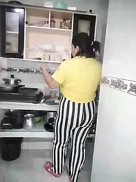 Snapshot of Marilin_Jessie chatting on January 2025 10:43:01 PM Marilin Jessie online show from January 2025 10:43:01 PM