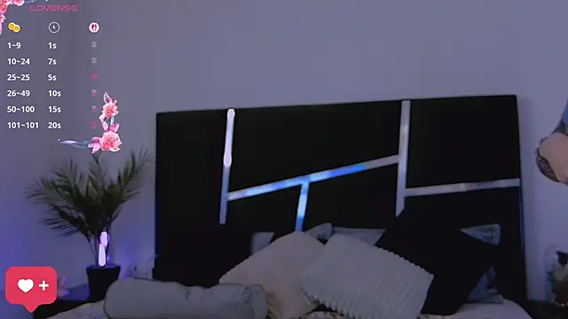 Snapshot of KimSkyex chatting on June 2026 01:28:02 AM KimSkyex online show from June 2026 01:28:02 AM