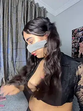 Meryem Queen online show from February 2026 01:39:02 AM