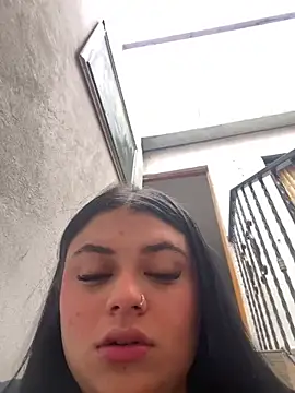 Snapshot of alissonfernandez_ chatting on May 2026 05:31:01 PM alissonfernandez online show from May 2026 05:31:01 PM