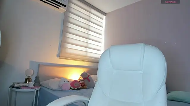 Ninamirley online show from February 2026 07:54:01 PM