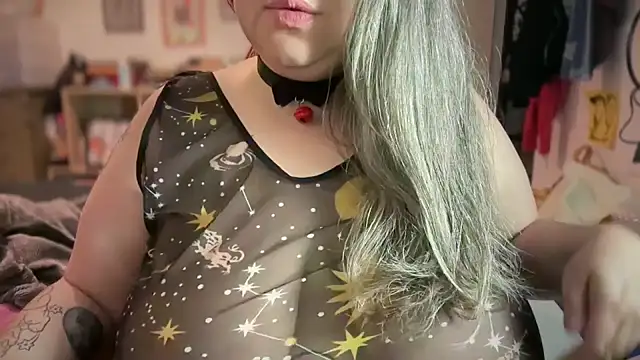 Snapshot of MimiParis chatting on December 2024 06:41:01 PM MimiParis online show from December 2024 06:41:01 PM