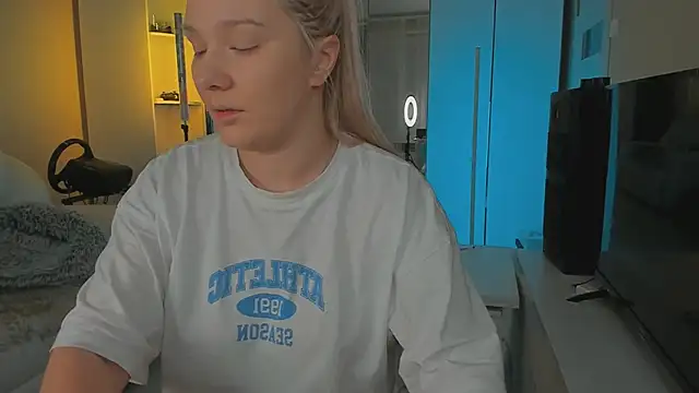 Snapshot of 1AlexaGoddess3 chatting on January 2025 03:04:02 AM 1AlexaGoddess3 online show from January 2025 03:04:02 AM